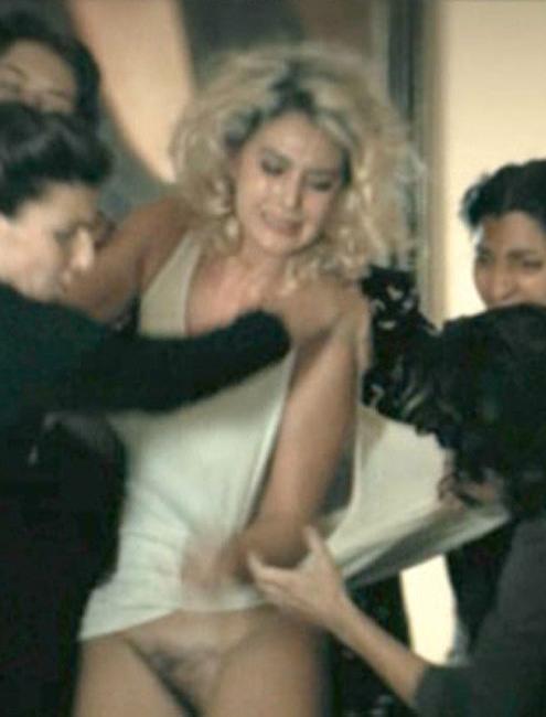 20P Celebrity Monica Bellucci naked in various sexy pictures