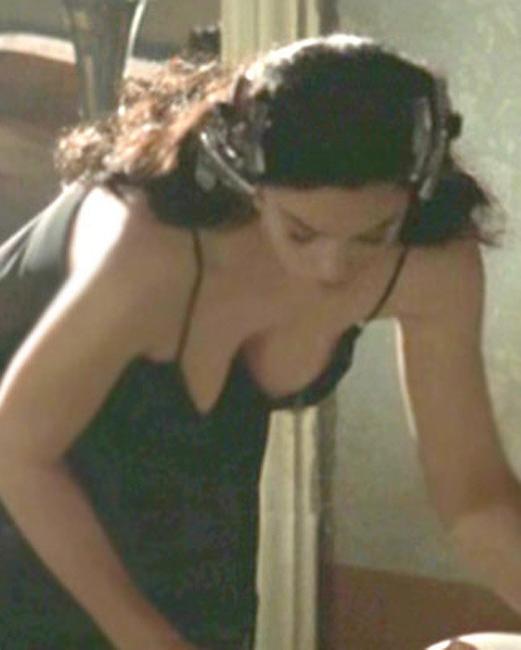 20P Celebrity Monica Bellucci naked in various sexy pictures