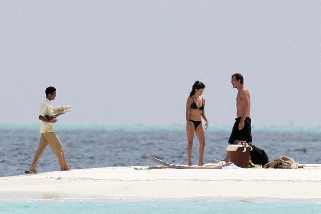 16P Celebrity latina Penelope Cruz absolutely sexy ass and nude tits