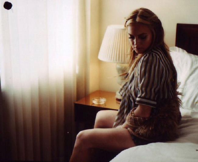 16P Celebrity Lindsay Lohan completely nude in hot tub