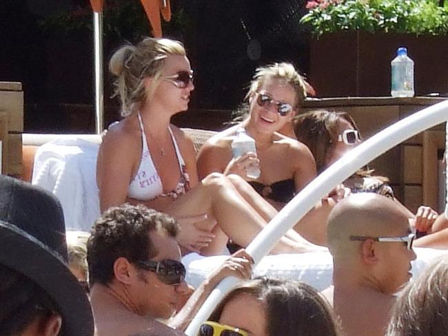 16P Celebrity babe Britney Spears upskirt and nipple slip in public
