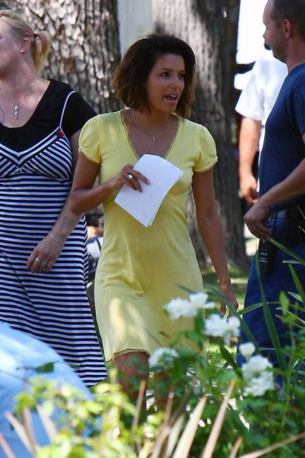 16P Fantasy celebrity babe Eva Longoria great upskirt