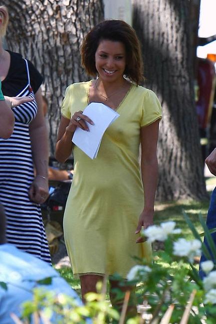 16P Fantasy celebrity babe Eva Longoria great upskirt