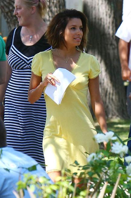 16P Fantasy celebrity babe Eva Longoria great upskirt