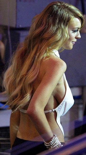 16P Celebrity Lindsay Lohan spectacular boobs and ass in bikini
