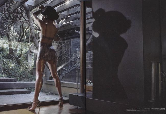 16P Latina celebrity Eva Mendes exposing her amazing big boobs