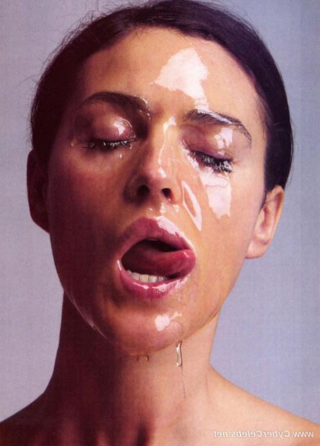 20P Celebrity babe Monica Bellucci exposed boobs and great ass
