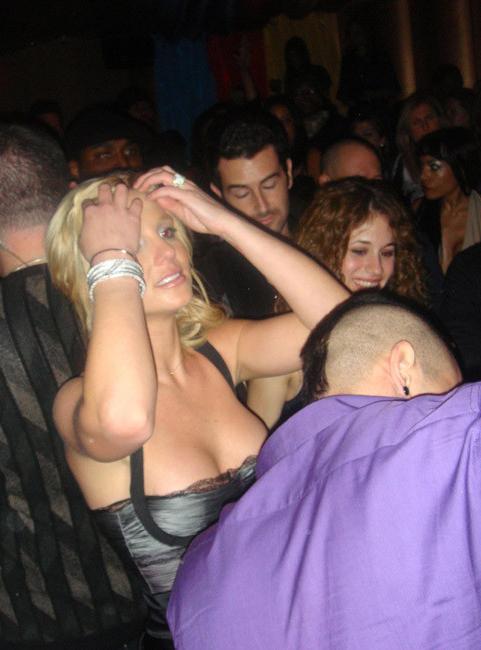16P Nasty celebrity Britney Spears nice upskirt pussy and ass