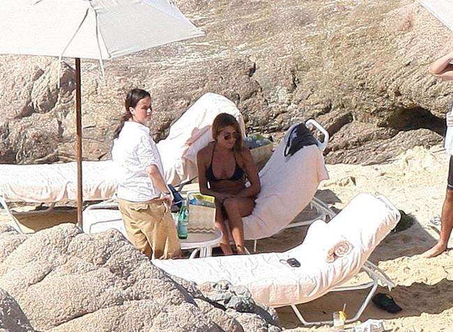 20P Amazing celebrity babe Jennifer Aniston exposed for magazines