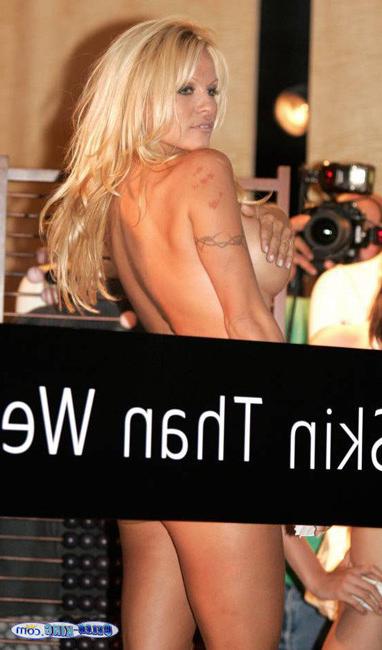 16P Big boobs blonde celebrity Pamela Anderson totally exposed