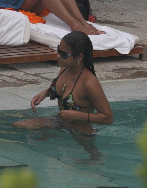 20P Sexy celebrity Cuba babe Christina Milian amazing ass