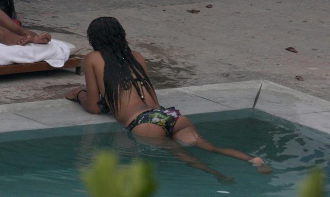20P Sexy celebrity Cuba babe Christina Milian amazing ass