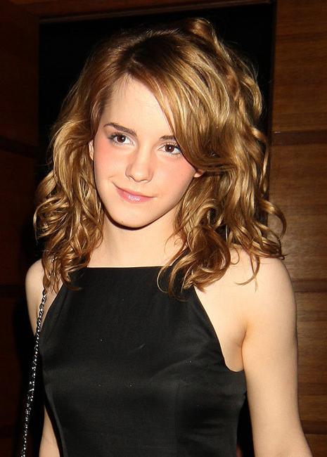 15P Celebrity sweet blonde Emma Watson nice upskirt slip in public