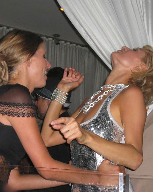 20P Celebrity blonde sweet babe Paris Hilton nipple slip