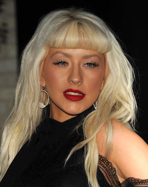 16P Christina Aguilera showing her nice shaved pussy