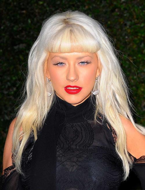 16P Christina Aguilera showing her nice shaved pussy