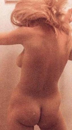 16P britt ekland shows tits and natural pussy