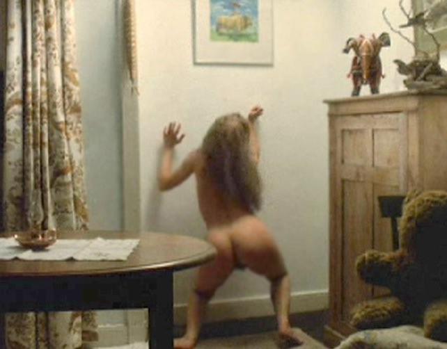 16P britt ekland shows tits and natural pussy