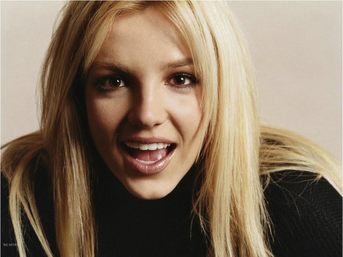 16P Britney spears the hot pop singer and her nice boobs