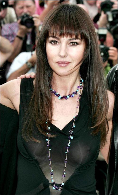 16P Monica Bellucci showing her big tits in see thru