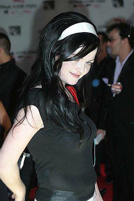 15P Sweet celebrity Meg White in hardcore action in her sex tape