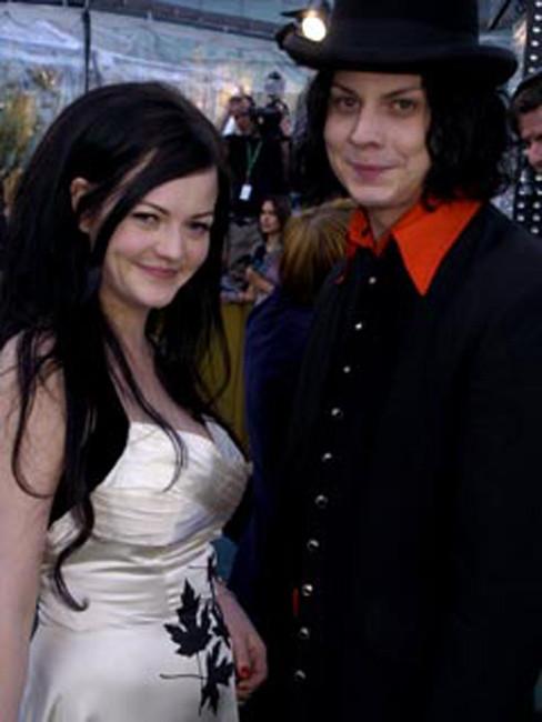 15P Sweet celebrity Meg White in hardcore action in her sex tape