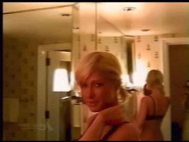 15P Celebrity Paris Hilton nude perky tits and hardcore in hotel