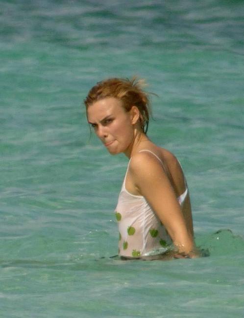 15P Amazing celebrity actress Keira Knightley nude tits and ass