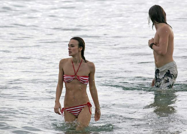 15P Amazing celebrity actress Keira Knightley nude tits and ass