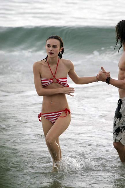 15P Amazing celebrity actress Keira Knightley nude tits and ass