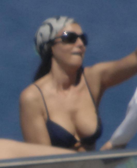 15P Celebrity italian actress Monica Bellucci nipple slip