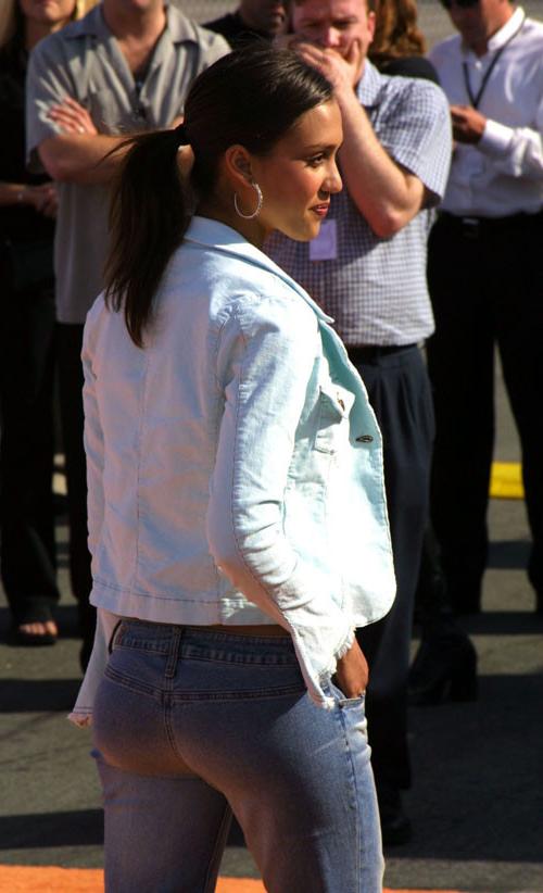 16P Jessica Alba showing her nice big tits in see thru
