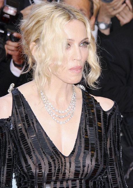 15P Celebrity milf singer Madonna dress oops breasts