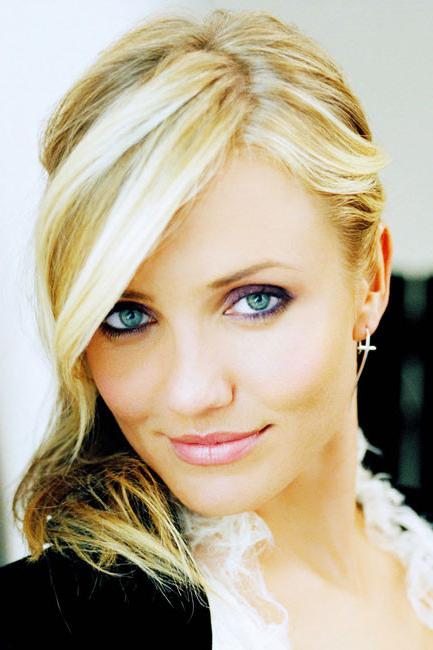 15P Celebrity actress Cameron Diaz nude perky tits and sexy body
