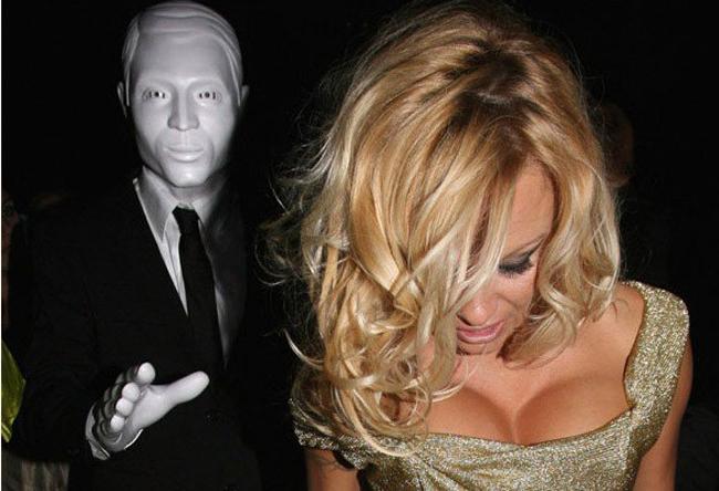 15P Stunning celebrity blonde Pamela Anderson exposed nude boobs