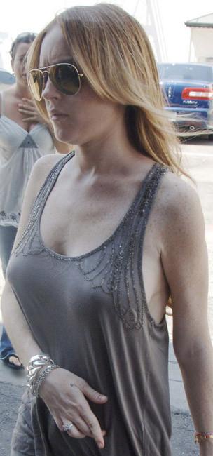 15P Celebrity Lindsay Lohan nice cleavage and nude boobs
