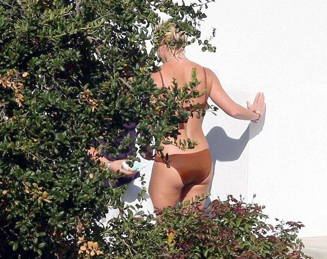 15P Celebrity singer Britney Spears exposed amazing ass