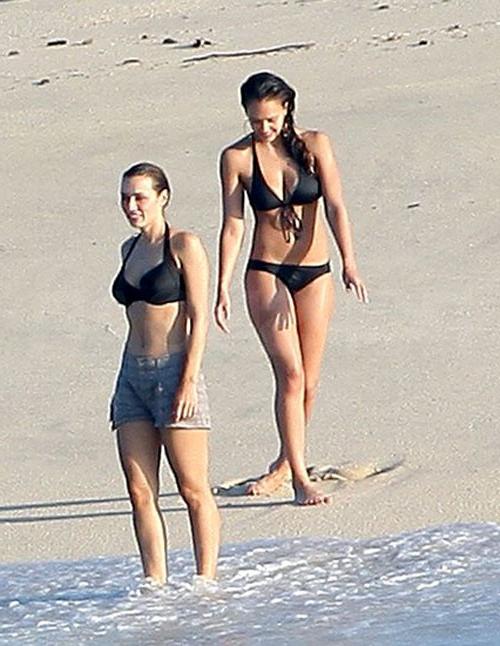16P Jessica Alba showing her nice big tits in see thru