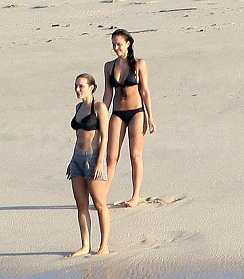 16P Jessica Alba showing her nice big tits in see thru