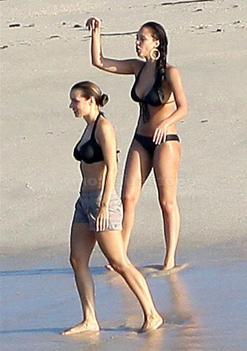 16P Jessica Alba showing her nice big tits in see thru