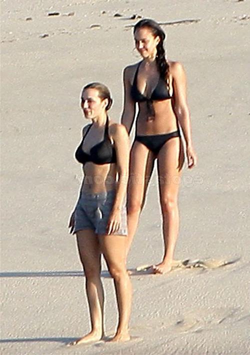 16P Jessica Alba showing her nice big tits in see thru
