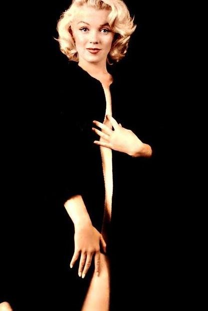 16P Marilyn monroe sucking cock in new unearthed sex tape