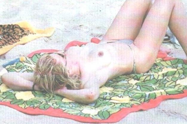 16P courtney love in upskirts and topless pics