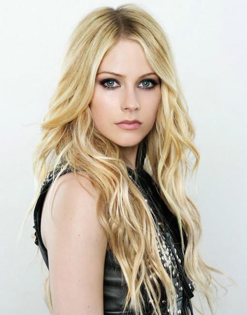 15P Celebrity Avril Lavigne in great sexy fishnet lingerie