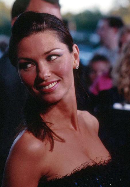 15P Celebrity Shania Twain looking sexy in very cute slutty dress