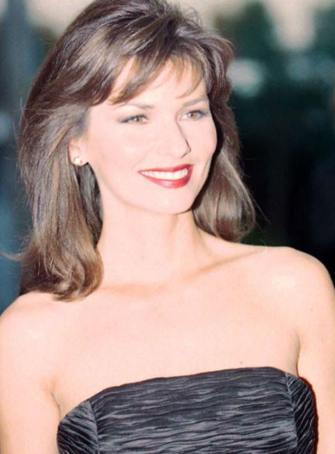 15P Celebrity Shania Twain looking sexy in very cute slutty dress
