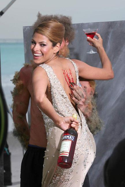 15P Latina celebrity Eva Mendes posing in sexy and hot lingerie