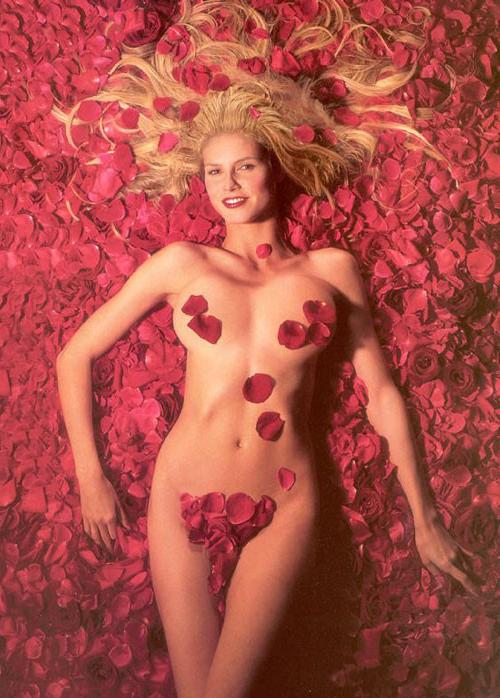 16P Heidi Klum showing her nice big tits and posing nude in flowers