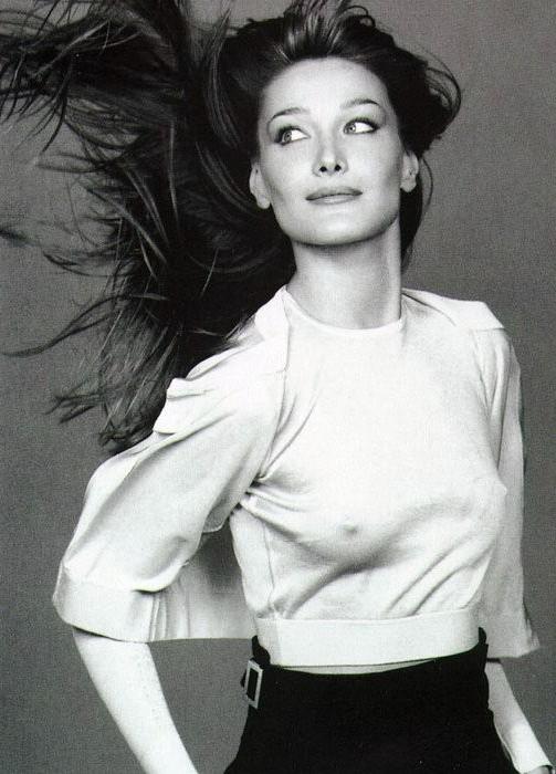 16P Carla Bruni the french presidents wife topless and naked