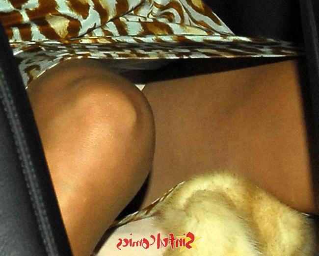15P Celebrity cutie and best singer Jennifer Lopez nice upskirt